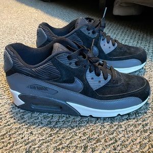 Nike Air Max Women’s Sneakers